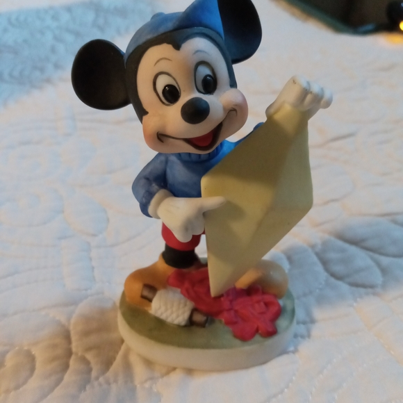 Mickey Mouse Kite Flyer Vintage Porcelain Figurine - Walt Disney Productions - Picture 3 of 7